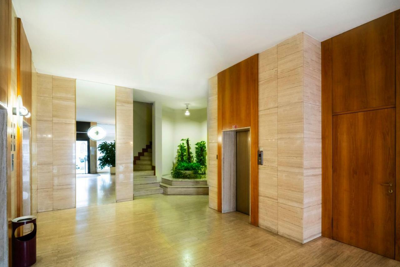 Santo Stefano Luxury Apartment Мілан Екстер'єр фото